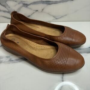 Clarks Women's Brown Perforated Leather Jenette Ease Ballet Flat Sz 10.5 Classic